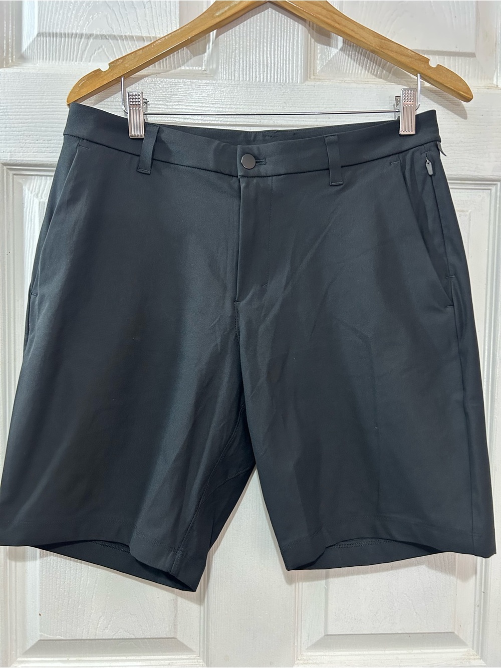 Lululemon Commission Short 9” Black Men’s Size 32 Athleisure Sporty Golf